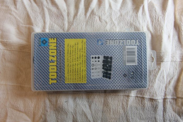 MK1 + MK2 ESCORT RUBBER/PLASTIC GOMMET SET